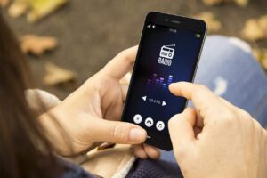 App to Listen to AM/FM Radio